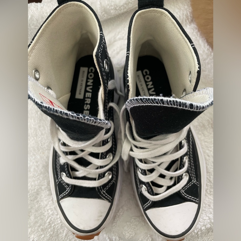Women’s Pre-owned Chuck Taylor All Star Run Star Hike High Top Platform Sneaker